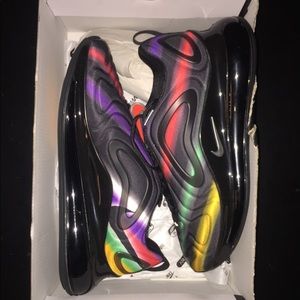 Nike Air Max 720 Size 10 AO2924-023 Color Streaks